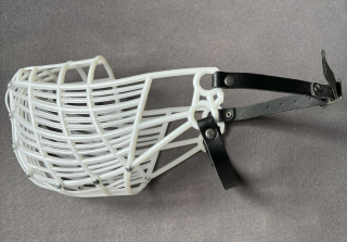KOŠÍK plastový greyhound - muzzle plastic - fena/bitch